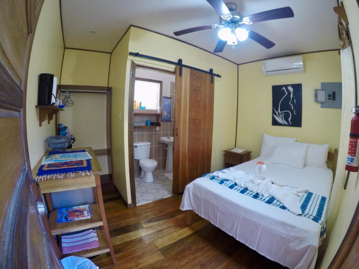 Chila'S Accommodations キー・カーカー エクステリア 写真