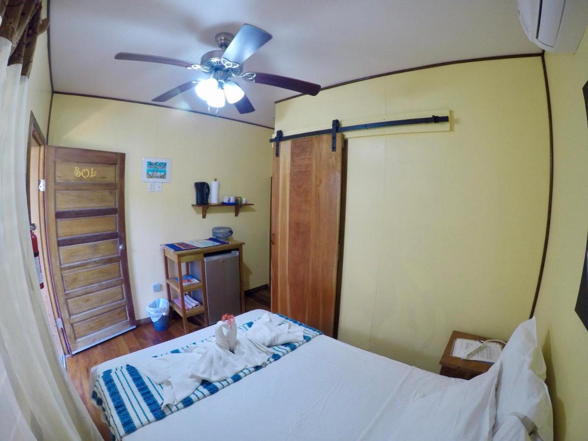 Chila'S Accommodations キー・カーカー エクステリア 写真