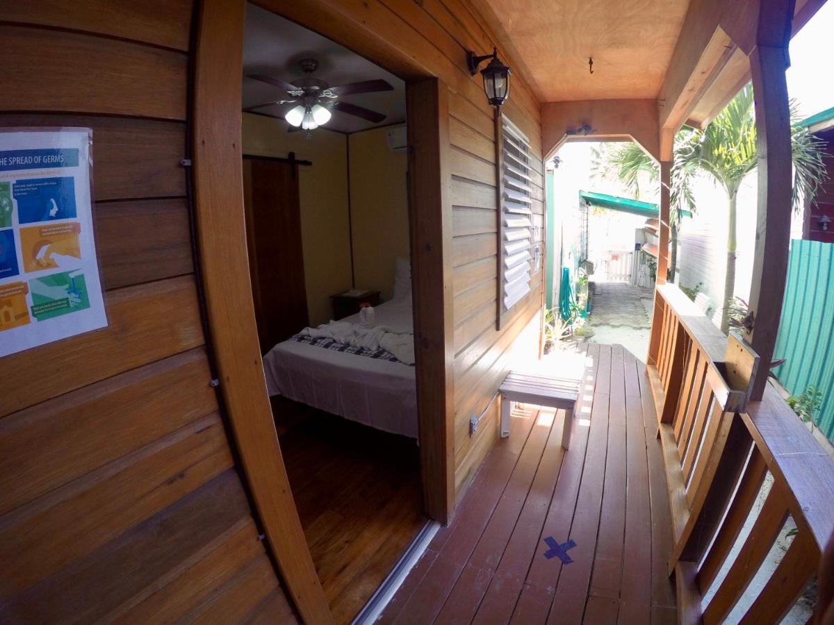 Chila'S Accommodations キー・カーカー エクステリア 写真